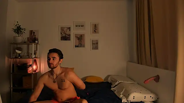  Lora Palmer online show from December 13, 2024, 10:41 am