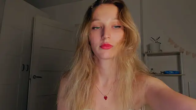  Lora Palmer online show from September 8, 2025, 7:57 pm