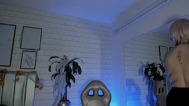 bella-green online show from October 27, 2025, 7:07 pm