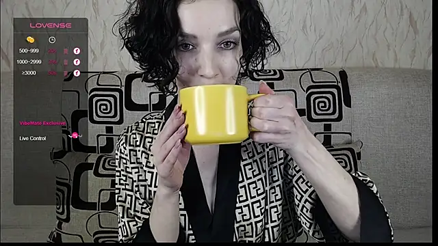 TinaWince online show from January 30, 2025, 5:09 am