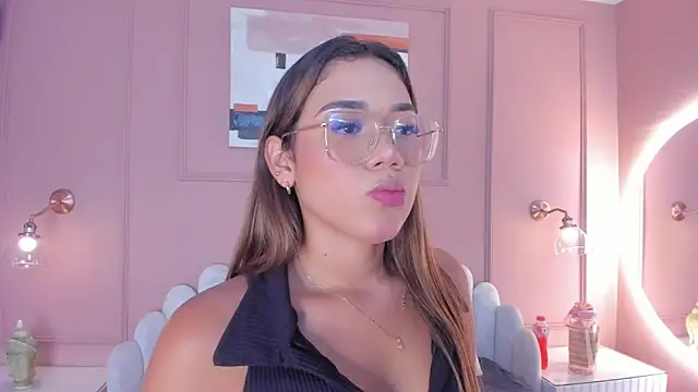 Snapshot of mara_brooks chatting on March 7, 2025, 7:05 pm mara brooks online show from March 7, 2025, 7:05 pm