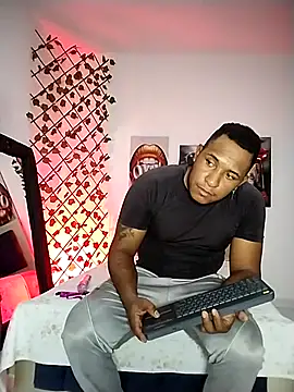 Snapshot of ARTHUR_MINI chatting on December 20, 2025, 1:56 am ARTHUR MINI online show from December 20, 2025, 1:56 am