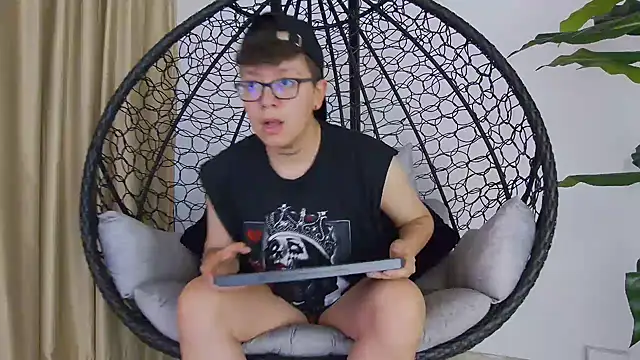 alex noa online show from October 28, 2025, 7:16 pm