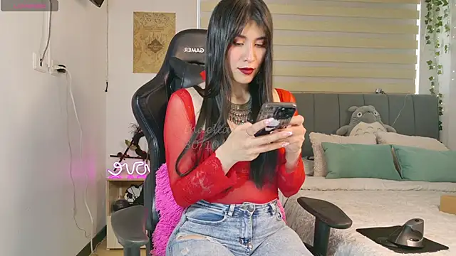 Snapshot of _thaeltaylor chatting on October 30, 2025, 8:53 pm thaeltaylor online show from October 30, 2025, 8:53 pm