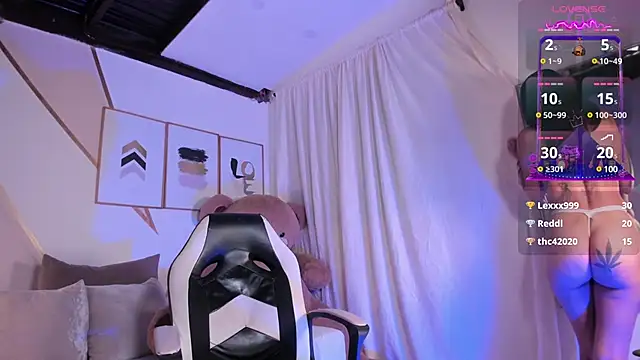 Snapshot of maye_wells chatting on January 2, 2025, 8:24 pm maye wells online show from January 2, 2025, 8:24 pm