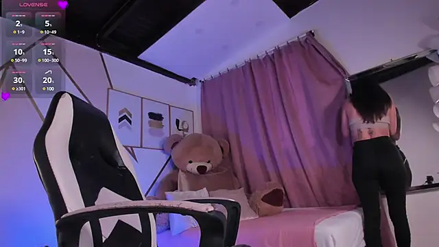 Snapshot of maye_wells chatting on February 17, 2025, 5:43 pm maye wells online show from February 17, 2025, 5:43 pm