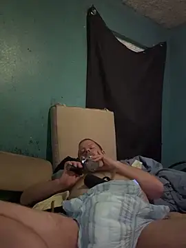 Snapshot of Diaperking916 chatting on September 19, 2025, 3:19 am Diaperking916 online show from September 19, 2025, 3:19 am