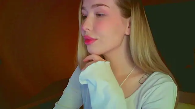 mia raspberrie online show from January 29, 2025, 10:11 pm