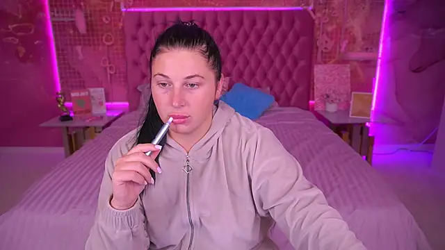 ArianaDarkk online show from October 13, 2025, 7:47 pm