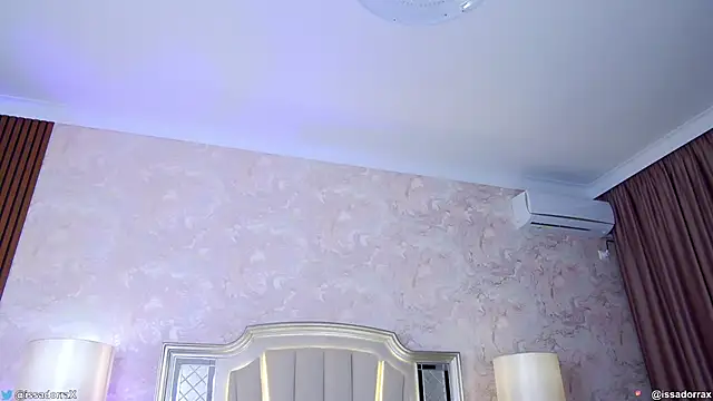 Issadorra online show from March 19, 2025, 12:01 pm