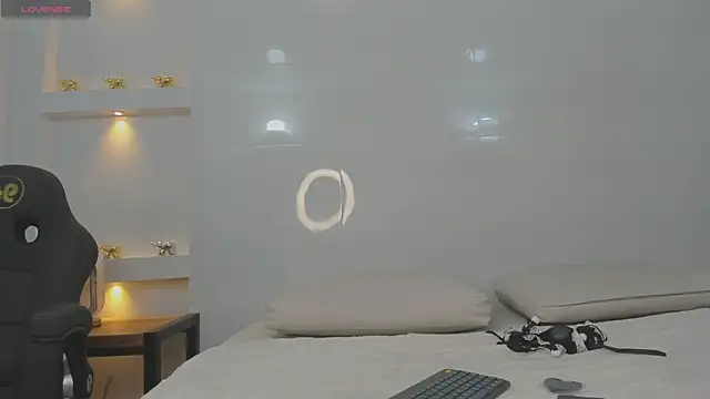 Dalia-Prada online show from April 6, 2026, 5:30 am