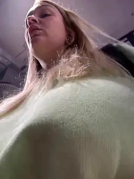 Teya moon  online show from December 20, 2024, 9:21 am