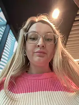 Teya moon  online show from January 15, 2025, 11:10 am