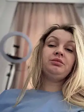 Teya moon  online show from February 7, 2025, 12:50 pm