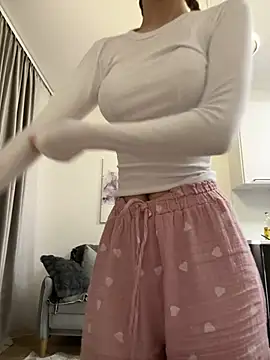 Ketitull online show from February 5, 2025, 6:37 pm