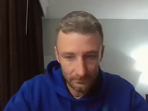 Snapshot of HungStud4You chatting on January 7, 2026, 5:32 am HungStud4You online show from January 7, 2026, 5:32 am