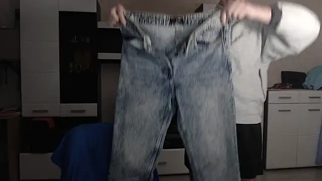 angryzan online show from February 4, 2025, 4:15 am