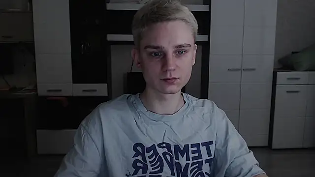 angryzan online show from February 28, 2025, 4:32 am