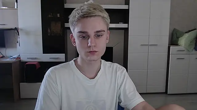 angryzan online show from March 10, 2025, 10:48 am