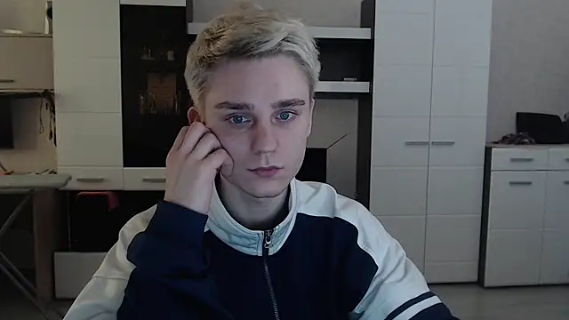 angryzan online show from March 18, 2025, 7:19 am