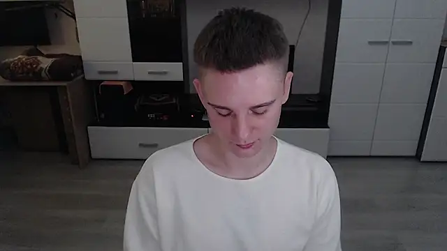 angryzan online show from October 6, 2025, 5:49 am