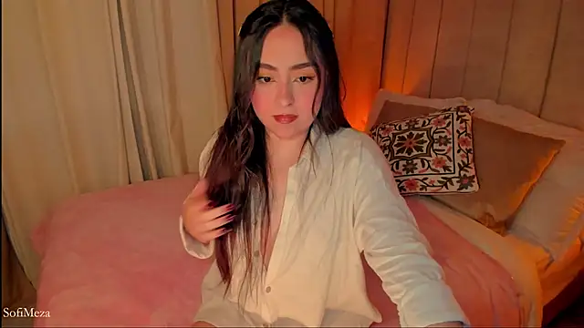 Snapshot of SofiMeza chatting on January 14, 2025, 2:53 pm SofiMeza online show from January 14, 2025, 2:53 pm