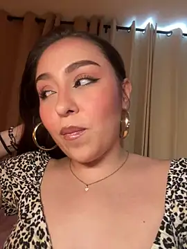 Snapshot of SofiMeza chatting on January 21, 2025, 5:30 pm SofiMeza online show from January 21, 2025, 5:30 pm