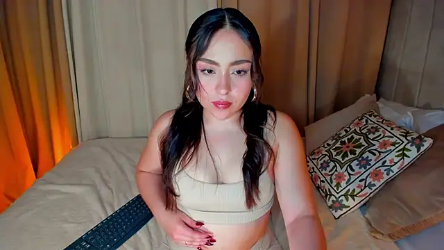 Snapshot of SofiMeza chatting on February 22, 2025, 3:47 pm SofiMeza online show from February 22, 2025, 3:47 pm