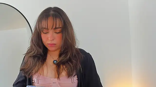 Snapshot of SofiMeza chatting on September 19, 2025, 1:56 pm SofiMeza online show from September 19, 2025, 1:56 pm