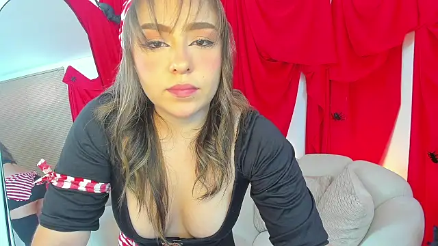 Snapshot of SofiMeza chatting on October 23, 2025, 7:12 pm SofiMeza online show from October 23, 2025, 7:12 pm