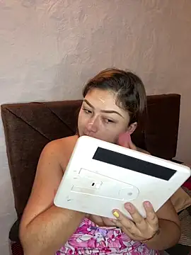 Sofia Queen17 online show from September 10, 2025, 10:37 am