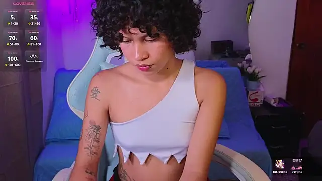 Peggy Funn online show from December 3, 2025, 1:13 am