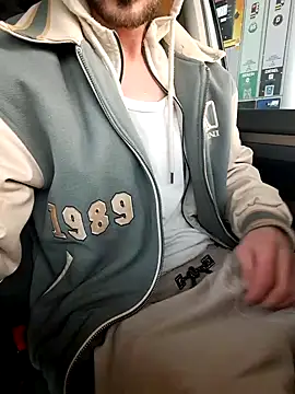 Snapshot of Zeefy chatting on January 10, 2025, 2:34 pm Zeefy online show from January 10, 2025, 2:34 pm