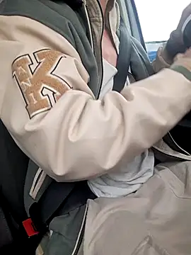 Snapshot of Zeefy chatting on January 28, 2025, 8:25 am Zeefy online show from January 28, 2025, 8:25 am