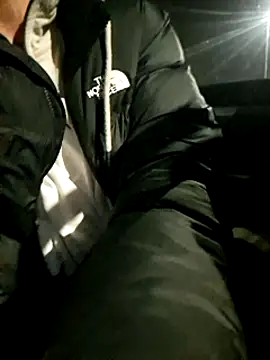 Snapshot of Zeefy chatting on February 14, 2025, 7:44 pm Zeefy online show from February 14, 2025, 7:44 pm