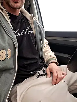 Snapshot of Zeefy chatting on March 15, 2025, 10:24 am Zeefy online show from March 15, 2025, 10:24 am