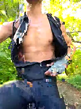 Snapshot of Zeefy chatting on September 9, 2025, 8:36 am Zeefy online show from September 9, 2025, 8:36 am