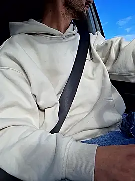 Snapshot of Zeefy chatting on October 26, 2025, 9:48 am Zeefy online show from October 26, 2025, 9:48 am