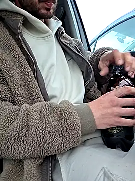 Snapshot of Zeefy chatting on October 30, 2025, 8:05 am Zeefy online show from October 30, 2025, 8:05 am