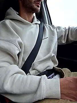 Snapshot of Zeefy chatting on November 13, 2025, 8:02 am Zeefy online show from November 13, 2025, 8:02 am