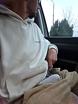 Snapshot of Zeefy chatting on November 14, 2025, 6:01 am Zeefy online show from November 14, 2025, 6:01 am