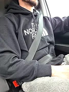 Snapshot of Zeefy chatting on November 25, 2025, 10:04 am Zeefy online show from November 25, 2025, 10:04 am