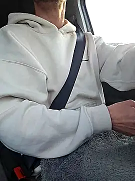 Snapshot of Zeefy chatting on December 16, 2025, 9:14 am Zeefy online show from December 16, 2025, 9:14 am