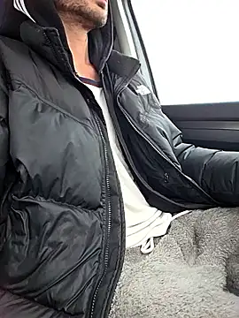 Snapshot of Zeefy chatting on December 20, 2025, 8:21 am Zeefy online show from December 20, 2025, 8:21 am