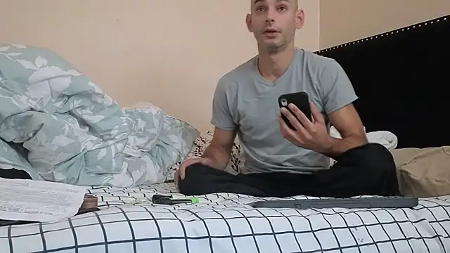 hailzeffn online show from October 2, 2025, 4:58 pm