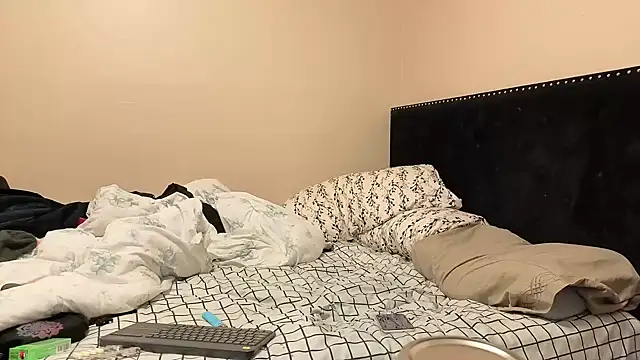 hailzeffn online show from October 23, 2025, 7:18 am