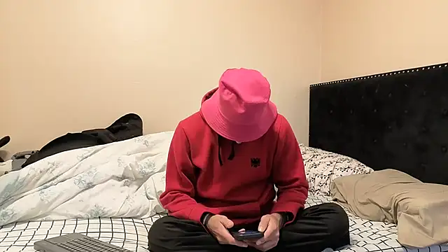 hailzeffn online show from October 27, 2025, 12:42 pm