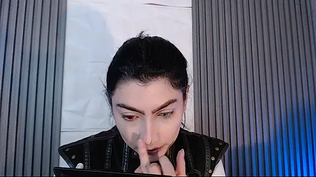 sophy rock online show from September 12, 2025, 2:39 pm