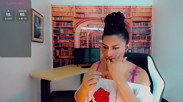 khiara moretti online show from January 11, 2025, 1:37 am