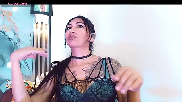 khiara moretti online show from December 3, 2025, 11:19 am